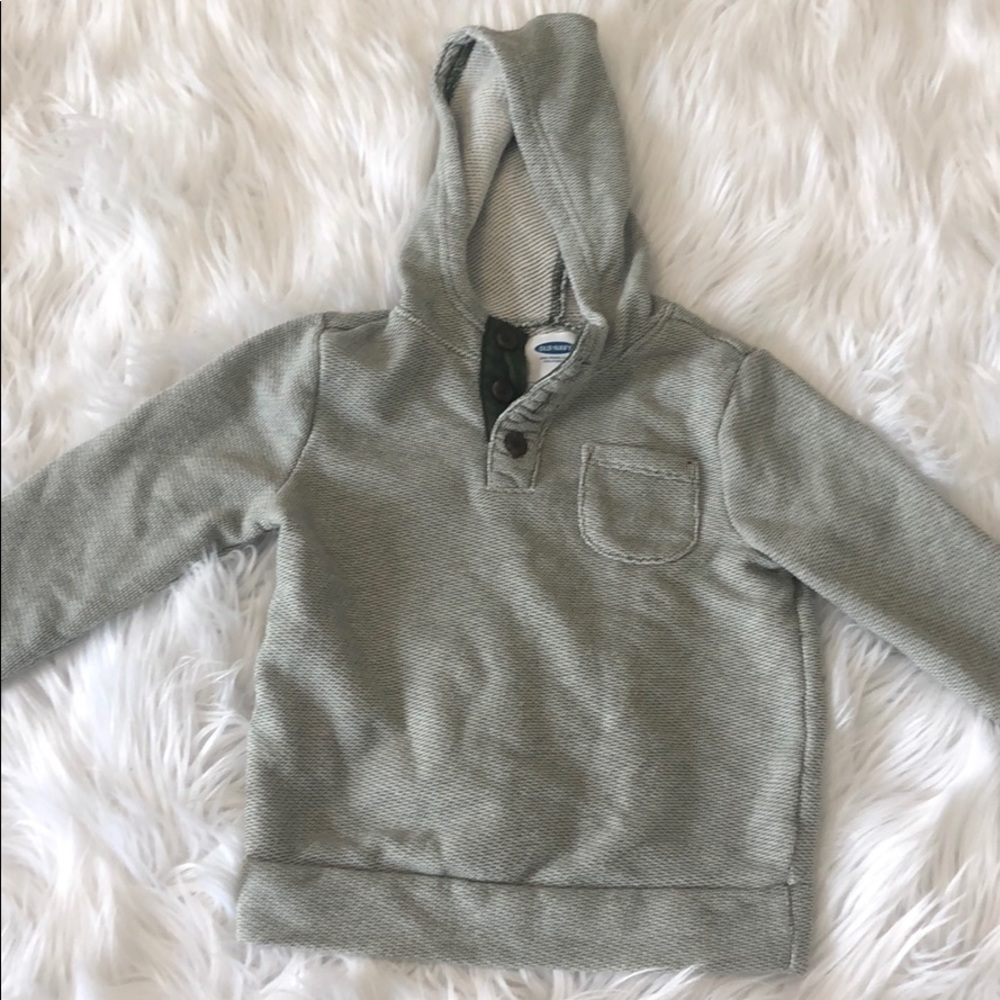 Boys 4T Old Navy pull over sweater